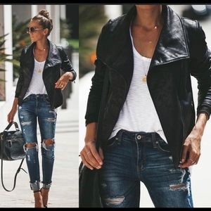 Distressed skinny jeans (Size 24)